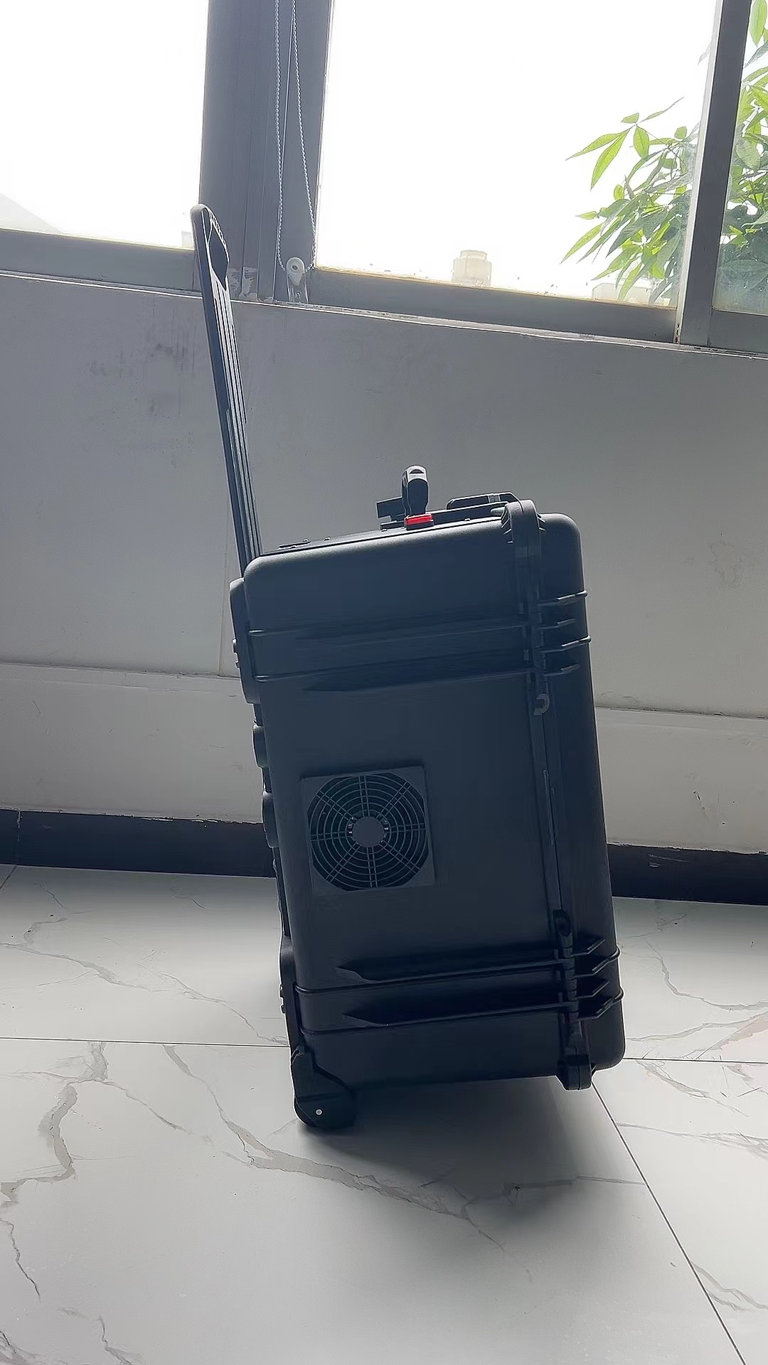 拜城手拉箱型移动通信干扰器